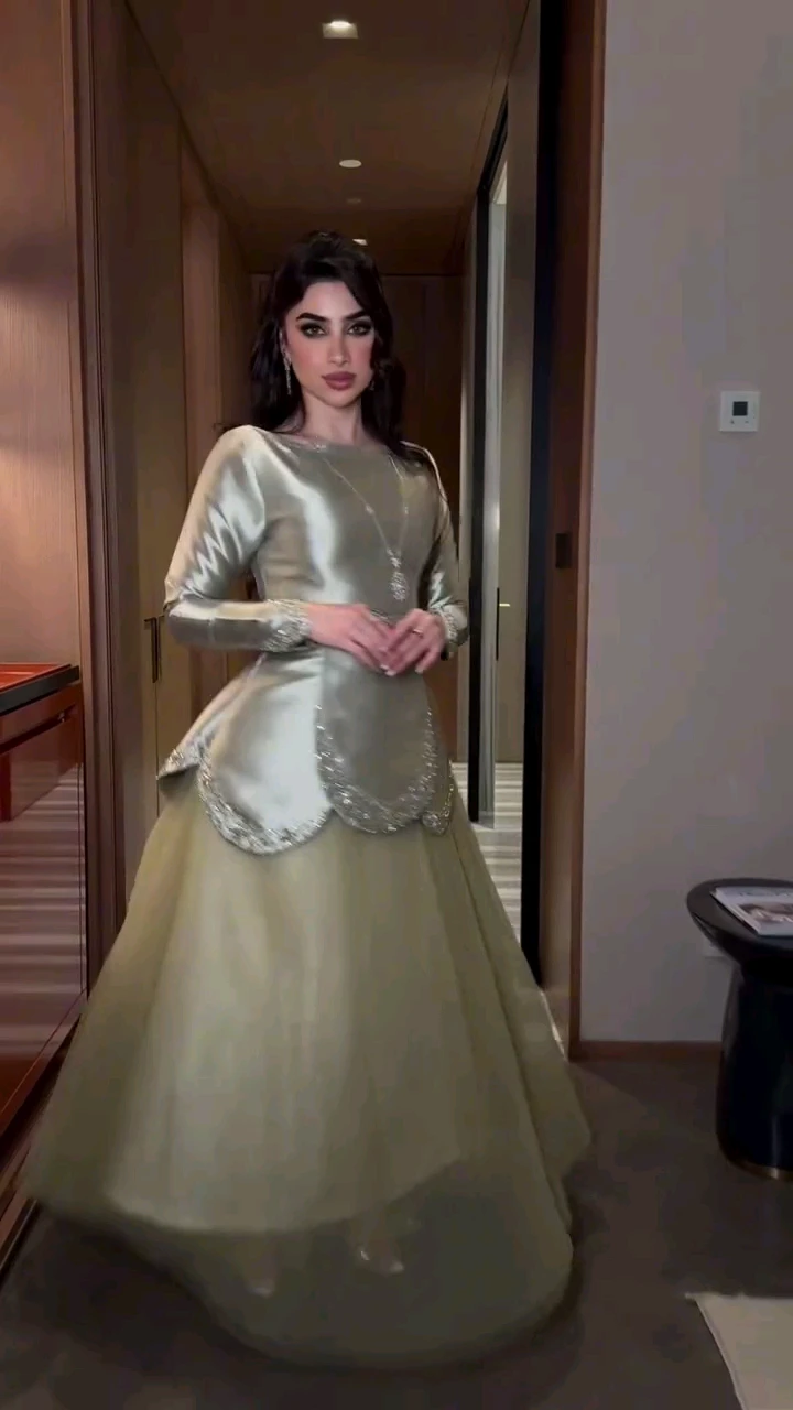 فستان ميكادو