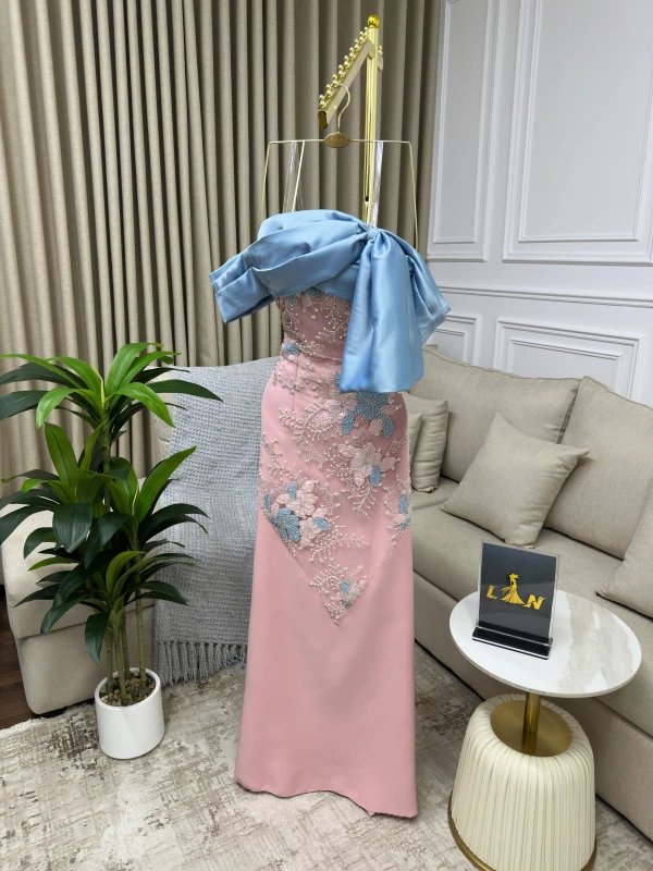 فستان باربي